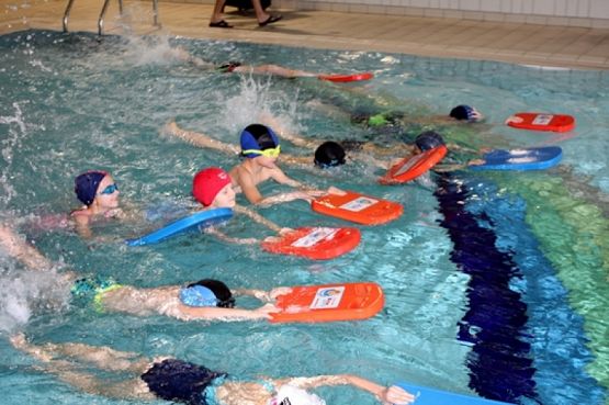  Grafika #20: PŁYWAĆ KAŻDY MOŻE grafika