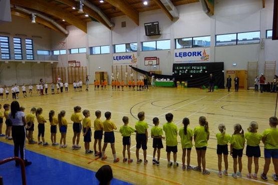  Grafika #0: LĘBORSKIE PIERWSZAKI TO FAJNE DZIECIAKI grafika