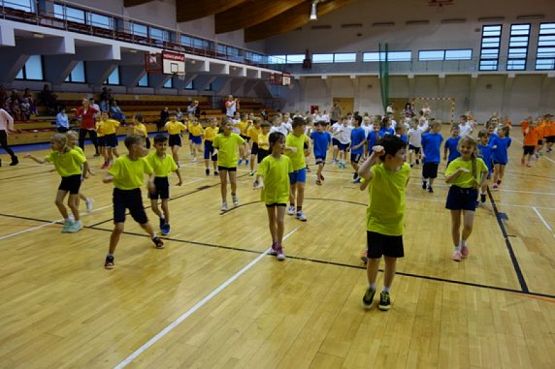  Grafika #1: LĘBORSKIE PIERWSZAKI TO FAJNE DZIECIAKI grafika