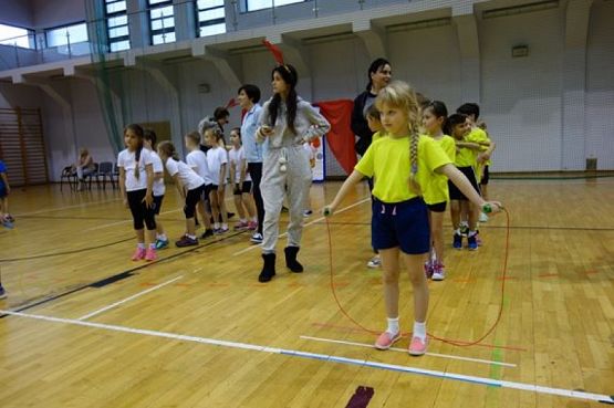  Grafika #10: LĘBORSKIE PIERWSZAKI TO FAJNE DZIECIAKI grafika