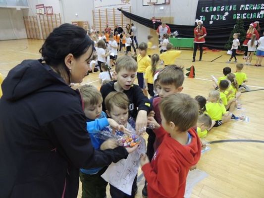  Grafika #22: LĘBORSKIE PIERWSZAKI TO FAJNE DZIECIAKI grafika