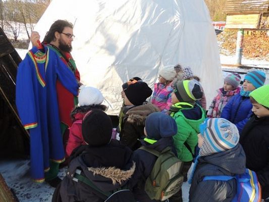  Grafika #6: PRZYSTANEK ŚWIĘTEGO MIKOŁAJA grafika