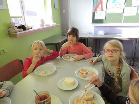  Grafika #8: DZIEŃ PLUSZOWEGO MISIA grafika