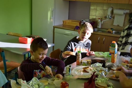  Grafika #4: ŚNIADANIE DAJE MOC grafika