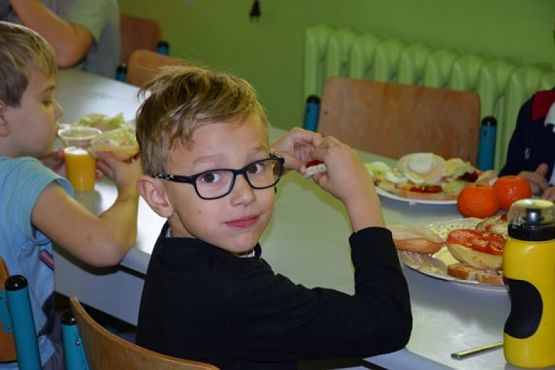  Grafika #15: ŚNIADANIE DAJE MOC grafika