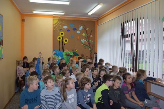  Grafika #2: SPOTKANIE Z POLICJANTKĄ grafika