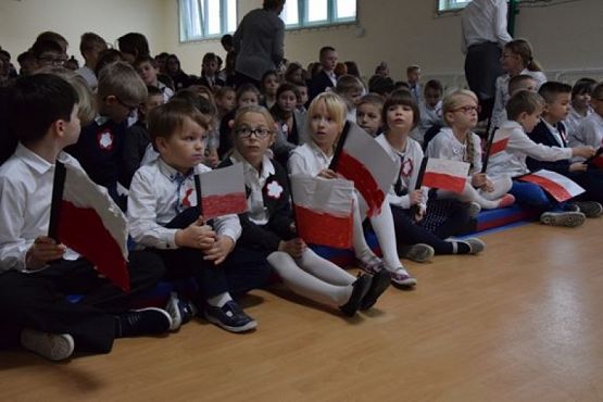  Grafika #3: OBCHODY DNIA NIEPODLEGŁOŚCI grafika