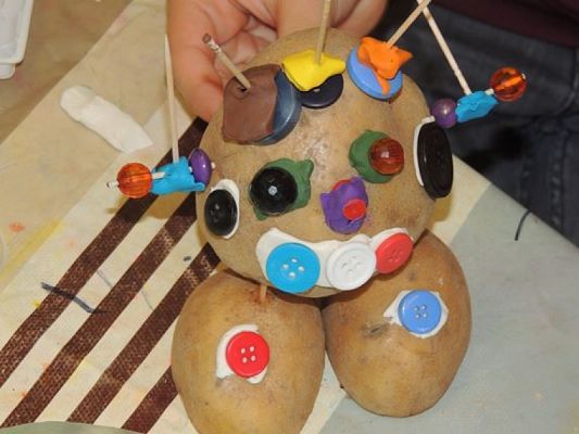  Grafika #8: "ZIEMNIACZANY KRÓL" grafika