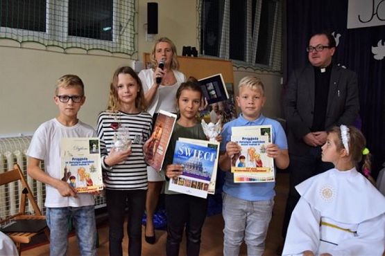  Grafika #0: SZKOLNY "KONKURS PAPIESKI" grafika