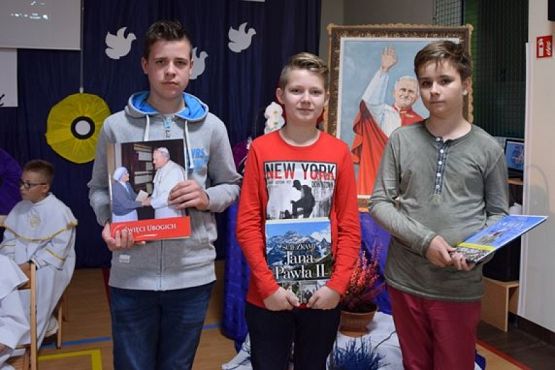  Grafika #1: SZKOLNY "KONKURS PAPIESKI" grafika