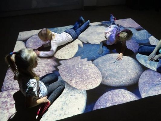  Grafika #8: DOŚWIADCZANIE ŚWIATA grafika