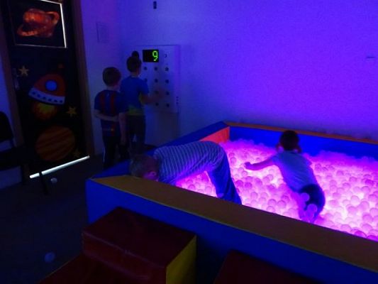  Grafika #10: DOŚWIADCZANIE ŚWIATA grafika