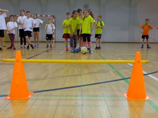  Grafika #12: MIEJSKIE ZAWODY SPORTOWE DLA SZKÓŁ PODSTAWOWYCH KLAS II i III Baw się razem z nami grafika