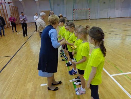  Grafika #15: MIEJSKIE ZAWODY SPORTOWE DLA SZKÓŁ PODSTAWOWYCH KLAS II i III Baw się razem z nami grafika