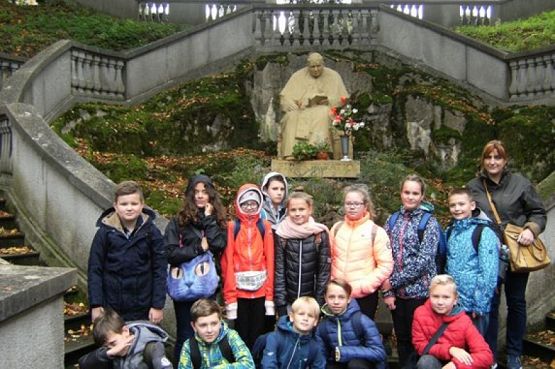  Grafika #1: WYCIECZKA KLAS VI DO PELPLINA grafika