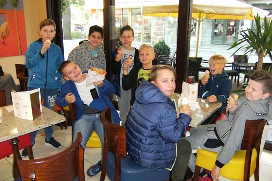  Grafika #1: DZIEŃ CHŁOPAKA grafika