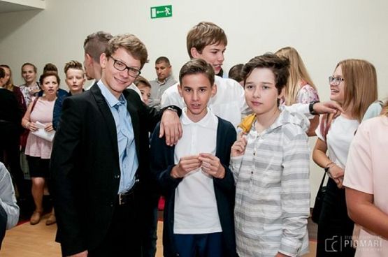  Grafika #1: Rozpoczęcie Roku Szkolnego grafika