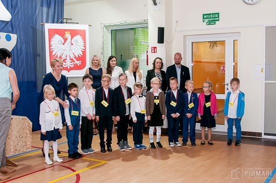  Grafika #7: Pasowanie na ucznia Społecznej Językowej Szkoły Podstawowej grafika