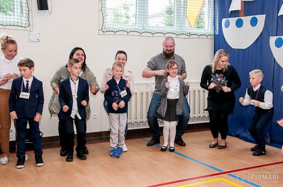  Grafika #11: Pasowanie na ucznia Społecznej Językowej Szkoły Podstawowej grafika