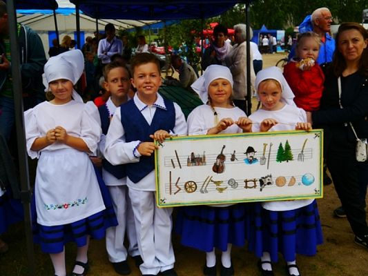 Grafika #1: Występ kaszubski w Mostach grafika