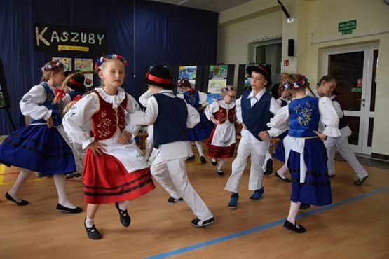  Grafika #7: GALA FINAŁOWA VII Powiatowego Konkursu Plastycznego ,,Kaszuby jak malowane grafika