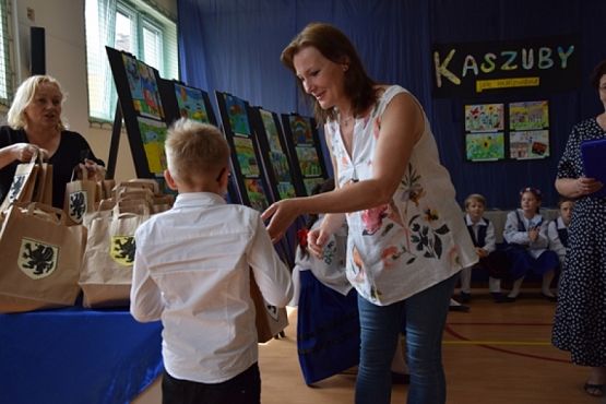  Grafika #8: GALA FINAŁOWA VII Powiatowego Konkursu Plastycznego ,,Kaszuby jak malowane grafika