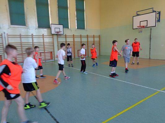  Grafika #2: KOLEJNY SPARING KOSZYKARSKI grafika