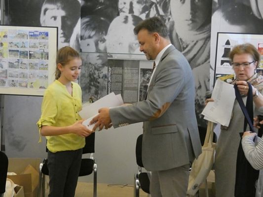  Grafika #1: UROCZYSTE ROZDANIE NAGRÓD grafika