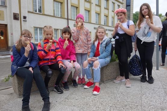  Grafika #4: WYCIECZKA KLASY IV B grafika