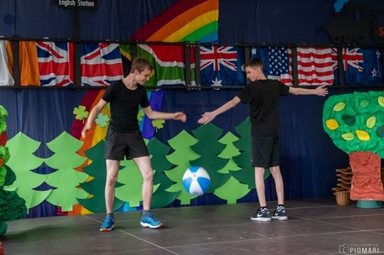  Grafika #37: ENGLISH STATION grafika