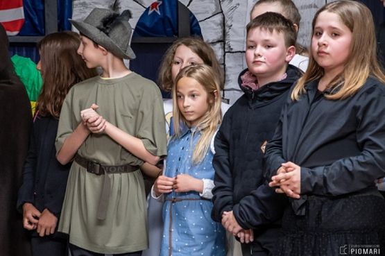  Grafika #62: ENGLISH STATION grafika