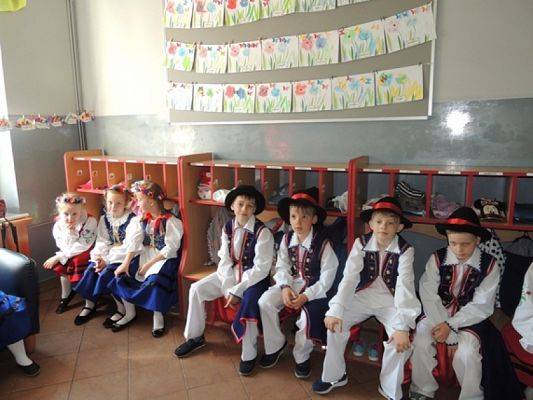  Grafika #2: ,,Lęborskie Słoneczka u przedszkolaków grafika