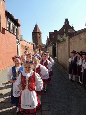  Grafika #9: ,,Lęborskie Słoneczka u przedszkolaków grafika