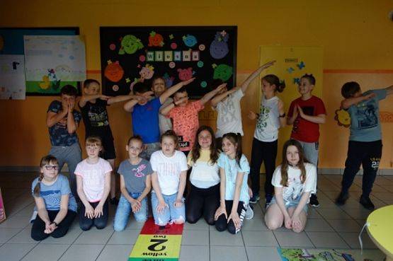  Grafika #1: PÓŁNOCKA W SZKOLE KLASY IV B grafika