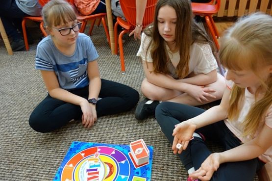  Grafika #10: PÓŁNOCKA W SZKOLE KLASY IV B grafika