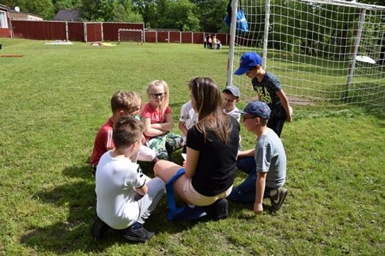  Grafika #1: Klasy pierwsze i drugie w Drzewinie grafika