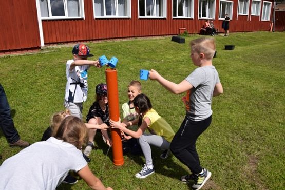  Grafika #2: Klasy pierwsze i drugie w Drzewinie grafika