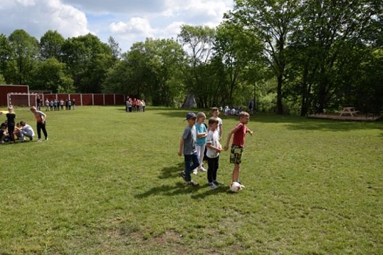  Grafika #3: Klasy pierwsze i drugie w Drzewinie grafika