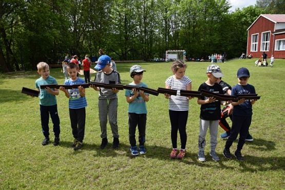  Grafika #6: Klasy pierwsze i drugie w Drzewinie grafika