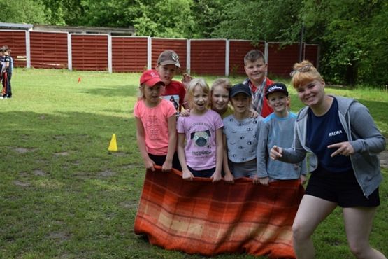  Grafika #8: Klasy pierwsze i drugie w Drzewinie grafika