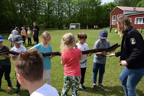  Grafika #16: Klasy pierwsze i drugie w Drzewinie grafika