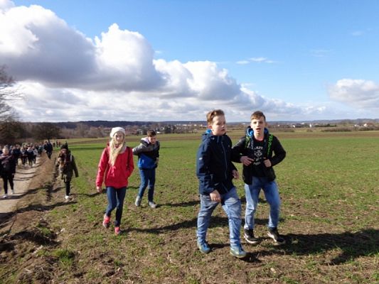  Grafika #4: RAJD PIESZY Z OKAZJI PIERWSZEGO DNIA WIOSNY grafika