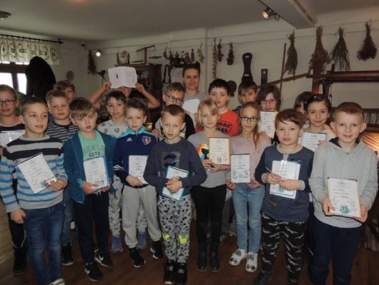  Grafika #0: ,,Zagadki z kaszubskiej chatki – lekcja muzealna kl. II grafika