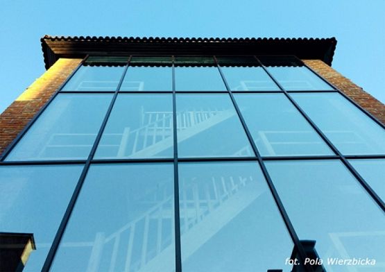  Grafika #11: "Obiektyw" na podium. grafika