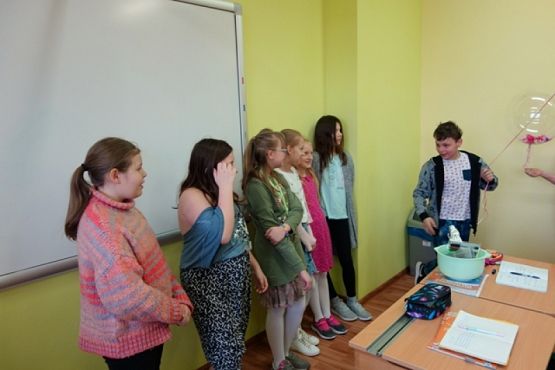  Grafika #1: DZIEŃ KOBIET w klasie IV b grafika