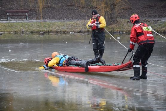  Grafika #4: BEZPIECZNE FERIE grafika