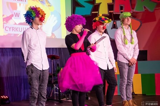  Grafika #0: START UP 2019 grafika