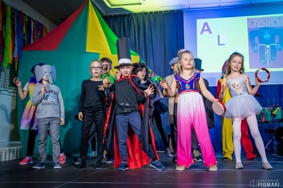  Grafika #8: START UP 2019 grafika