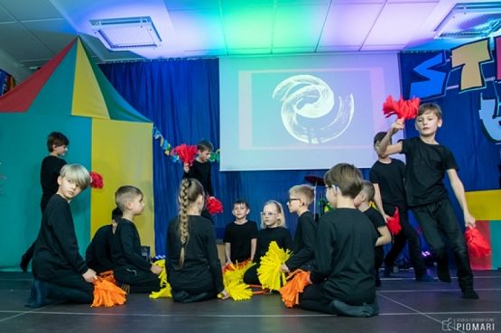  Grafika #52: START UP 2019 grafika