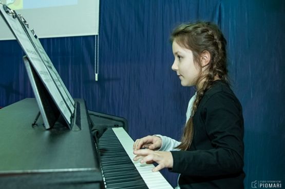  Grafika #53: START UP 2019 grafika